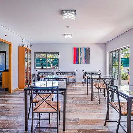 Guest house Buganvilias Do Meco 3*