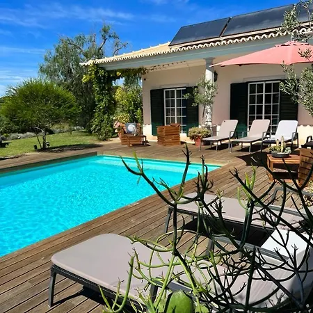 Guest house Buganvilias Do Meco 3*