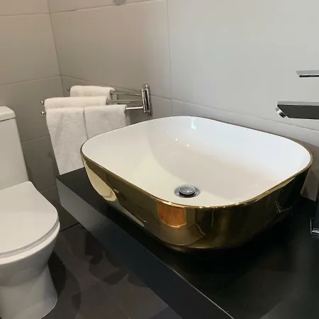 Guest house Buganvilias Do Meco 3*